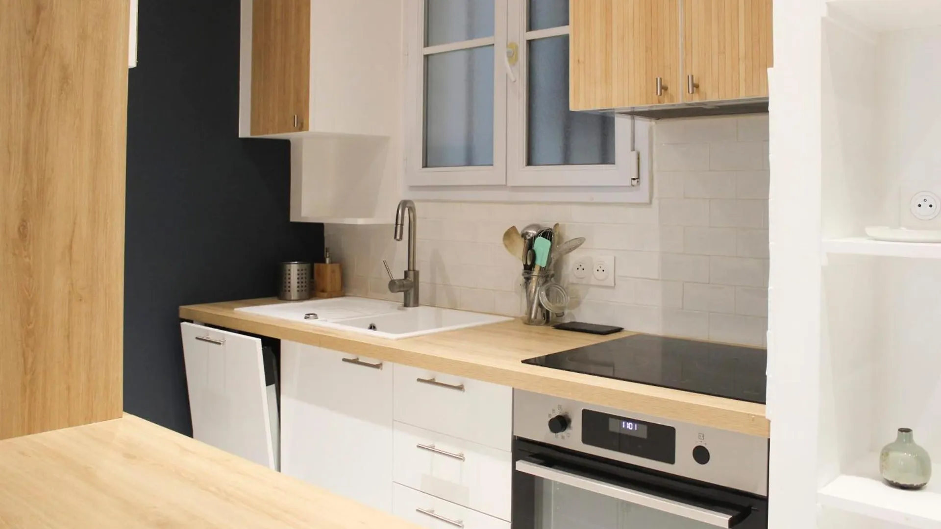 Charming T2 Near Montmartre Apartment *